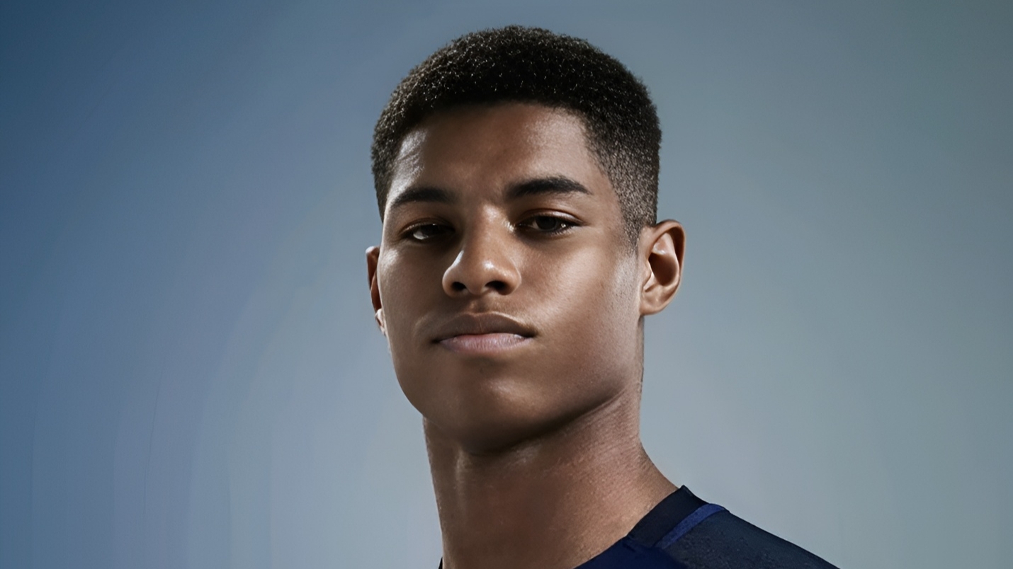 Mashabiki wa Barcelona Wampa Rashford Makaribisho ya Kifahari