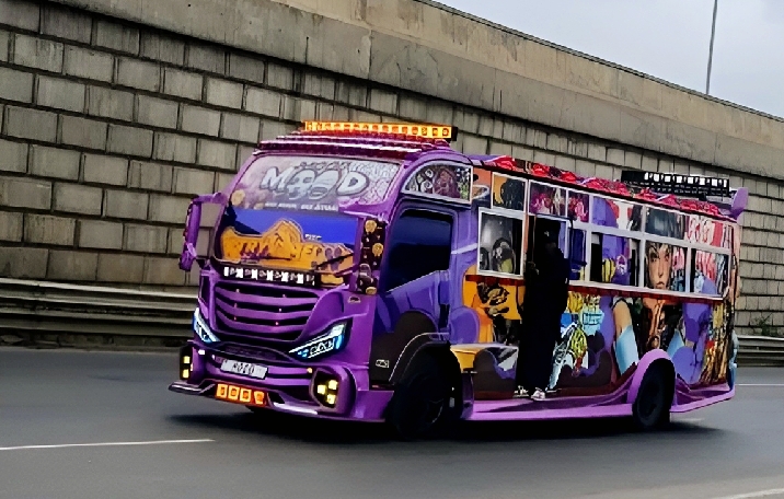Mwanawe Ruto, George, Azindua Matatu Yenye DJ Anayepiga Muziki Moja kwa Moja